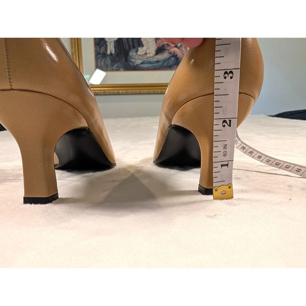 Stuart Weitzman Beige Leather Pointed Toe Kitten Heel Pumps 9.5 AA Narrow READ